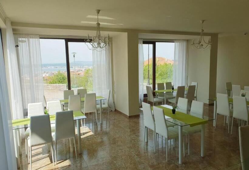 اتاق استاندارد با بالکن و چشم‌انداز دریا, Sea View Hills