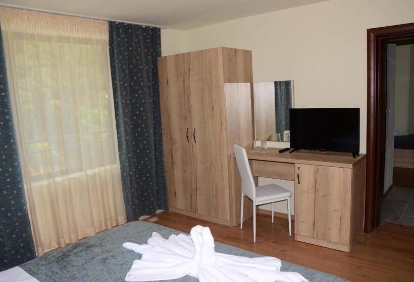 اتاق خانوادگی, Sea View Hills