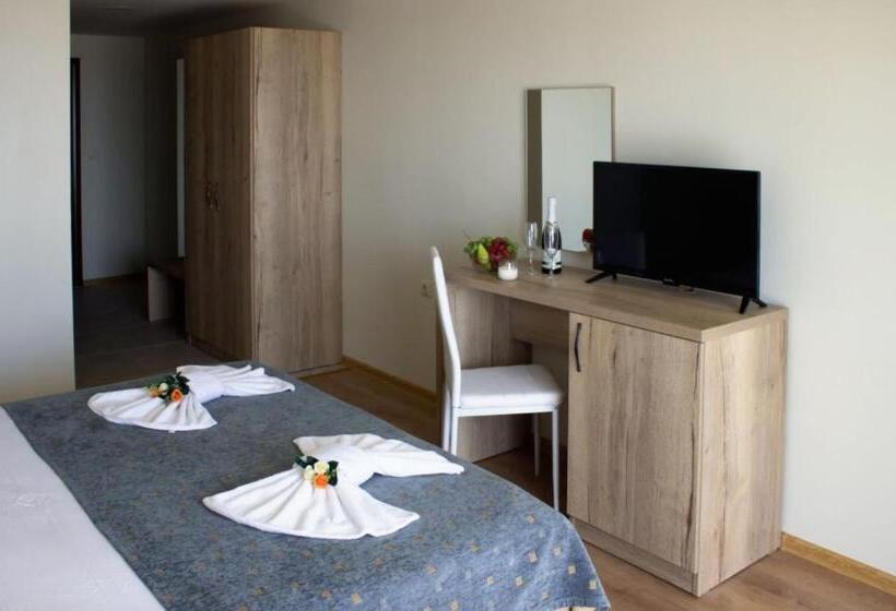 اتاق لوکس با بالکن و چشم‌انداز دریا, Sea View Hills