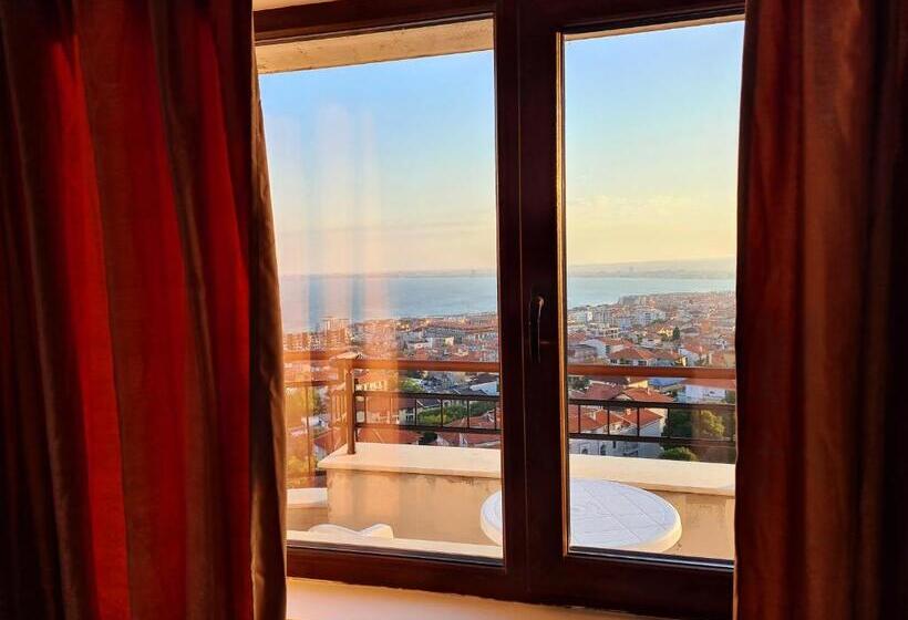 سوئیت پرزیدنت, Sea View Hills