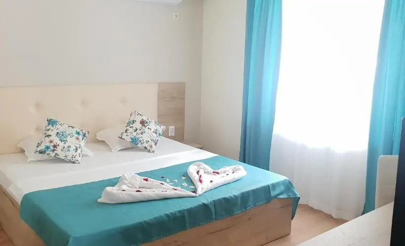 اتاق خانوادگی, Sea View Hills