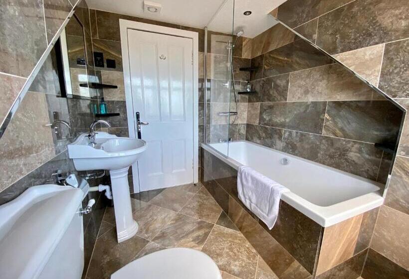 חדר דחוקס עם מיטת קינג, Bridgemill