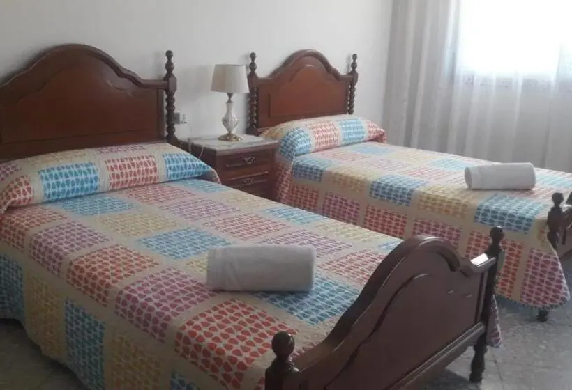 اتاق استاندارد چهار تخته, Albergue Agarimo