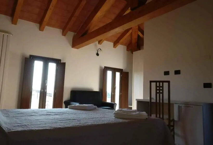 اتاق استاندارد سه نفره, B&b Molinetto