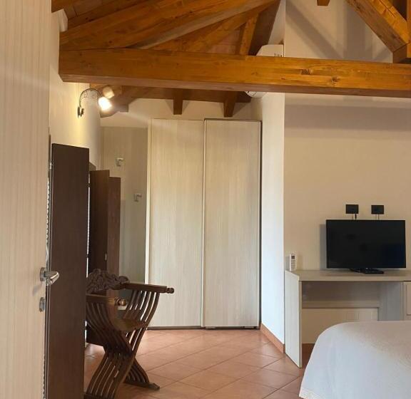 اتاق استاندارد سه نفره, B&b Molinetto