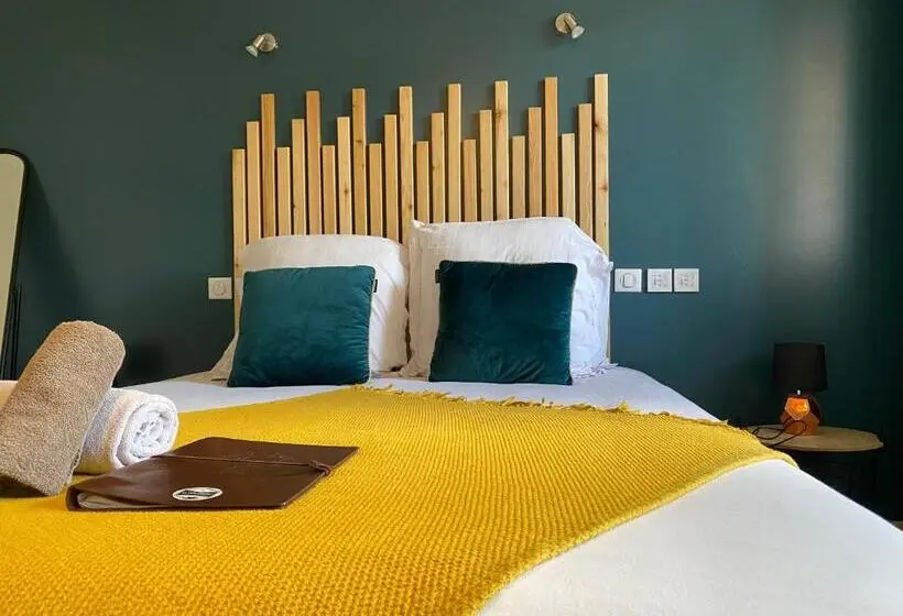 キングサイズベッドのスタンダードルーム, La Villa D Hélène 2   Chambres D Hôtes Bnb Et Appartements   Cluses