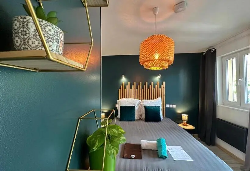 キングサイズベッドのスタンダードルーム, La Villa D Hélène 2   Chambres D Hôtes Bnb Et Appartements   Cluses