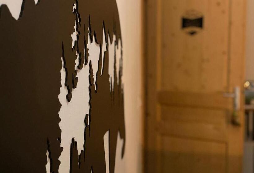 חדר סטנדרט חדר אמבטיה משותף, La Villa D Hélène 2   Chambres D Hôtes Bnb Et Appartements   Cluses