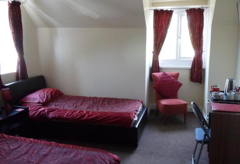 غرفة قياسية, The Shoes