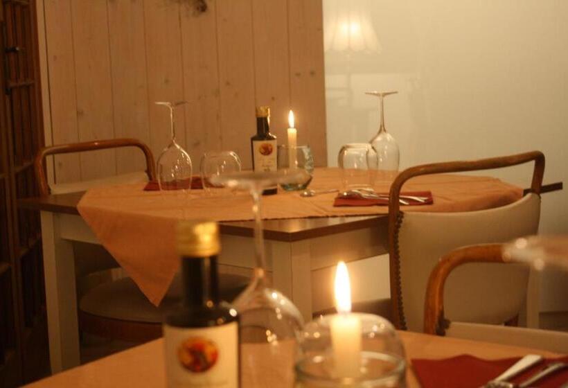 经济房, La Quercia Agriturismo