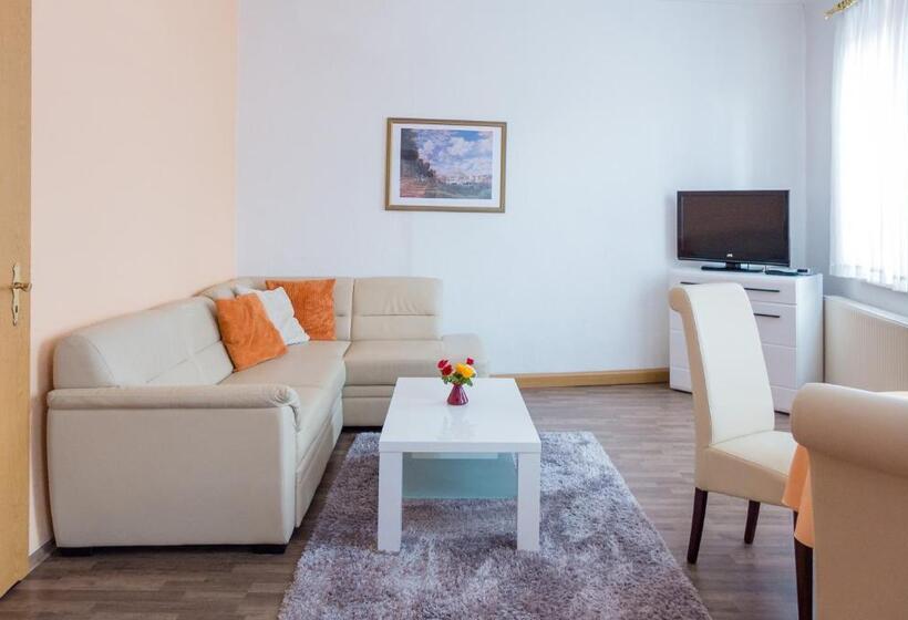 이코노미 룸, Weltrich