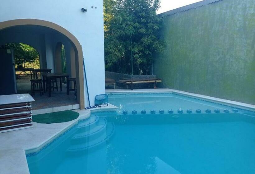 스탠다드 스튜디오, Palmas De Chahue