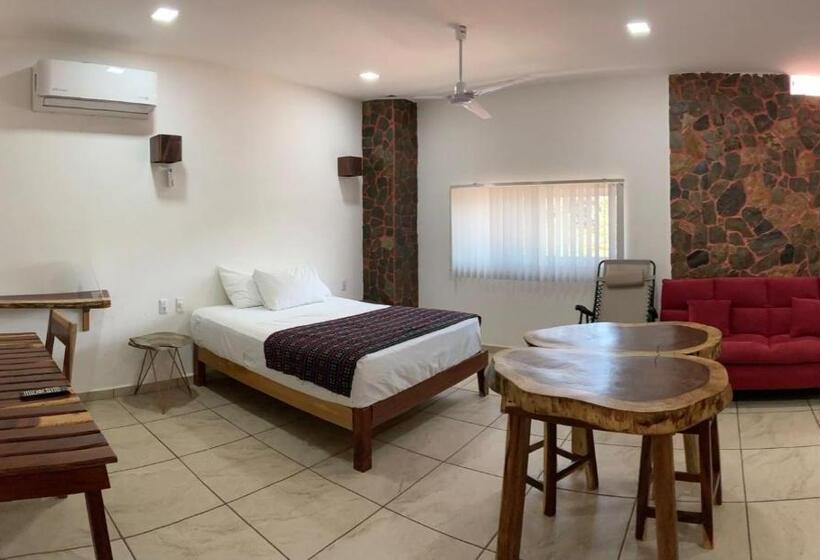 스탠다드 스튜디오, Palmas De Chahue