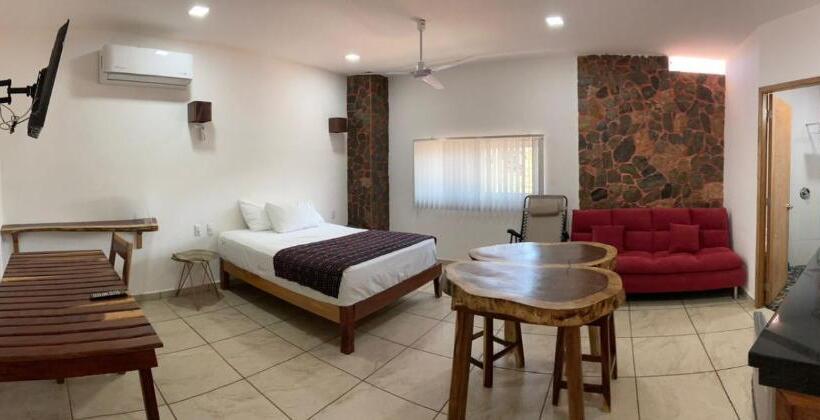 스탠다드 스튜디오, Palmas De Chahue