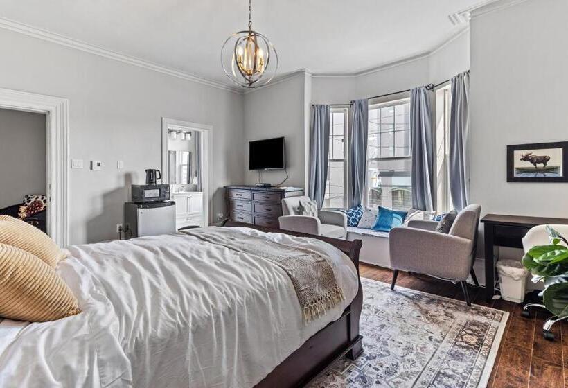 Номер Deluxe, Mckay Manor On Duckworth