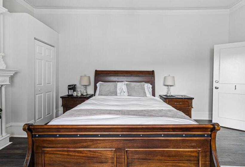 Номер Стандарт, Mckay Manor On Duckworth