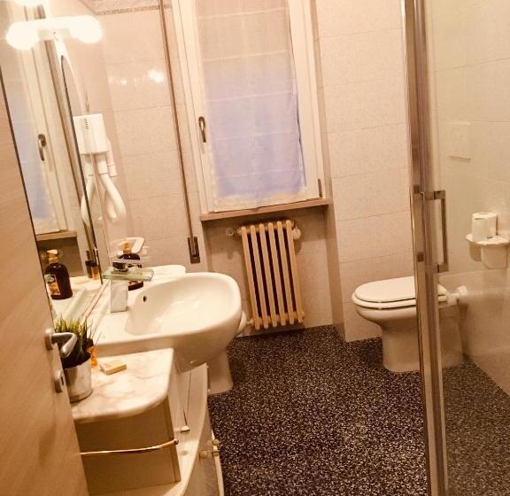 اتاق خانوادگی, B&b Amici Miei