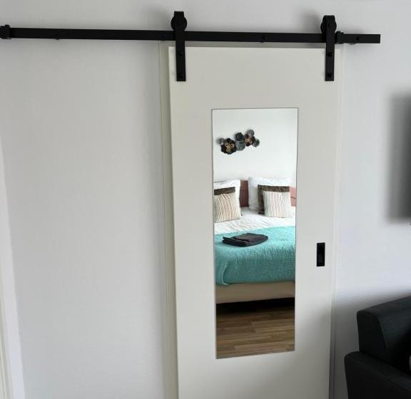 スタンダードルーム, B&b Binisa