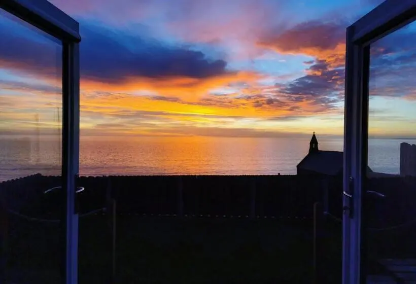 Standard-studio Merinäkymä, Allibella Shepherds Hut, Amazing Seaview, Private Garden, Pet Friendly
