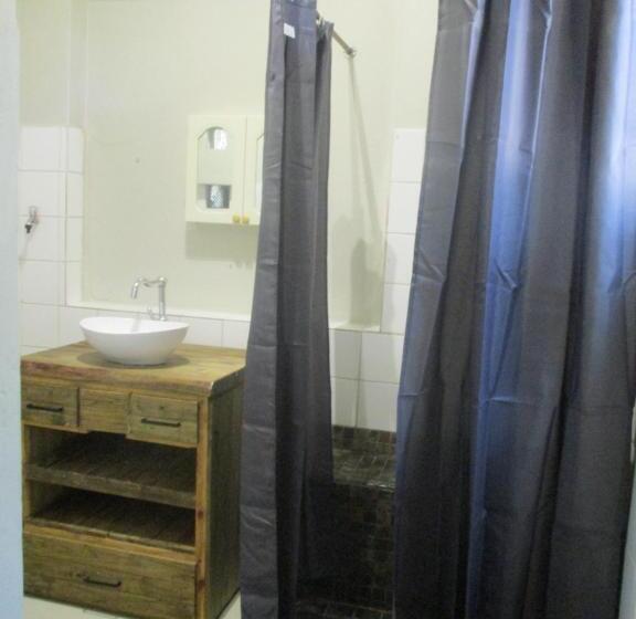 דירת חדר בקומת קרקע, Leopard Tree Retreat