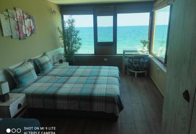 オーシャンビュースタンダードルーム, Hemingway Rooms In Happy Beach