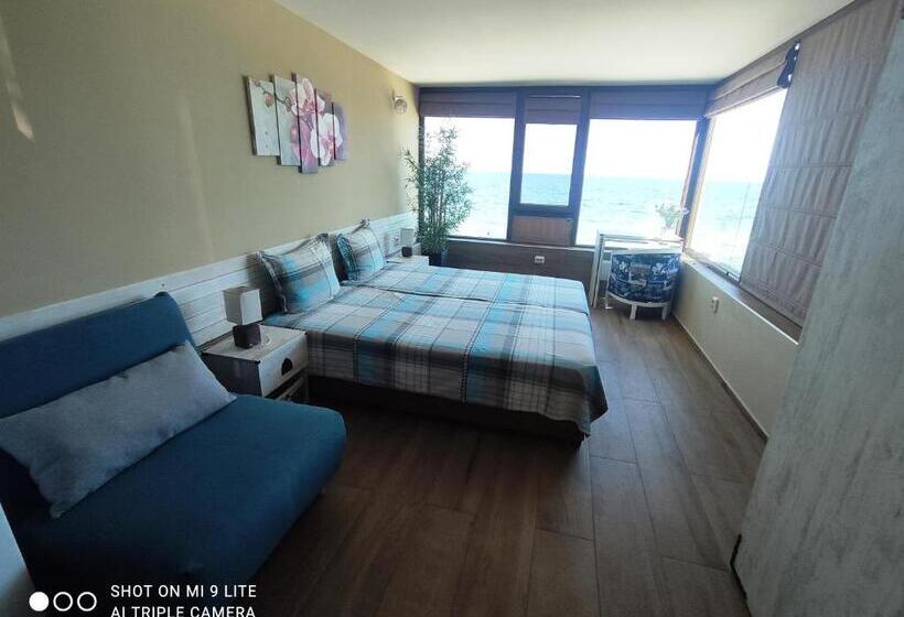 オーシャンビュースタンダードルーム, Hemingway Rooms In Happy Beach