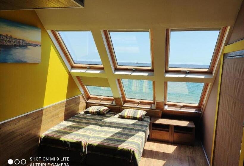 オーシャンビューファミリールーム, Hemingway Rooms In Happy Beach