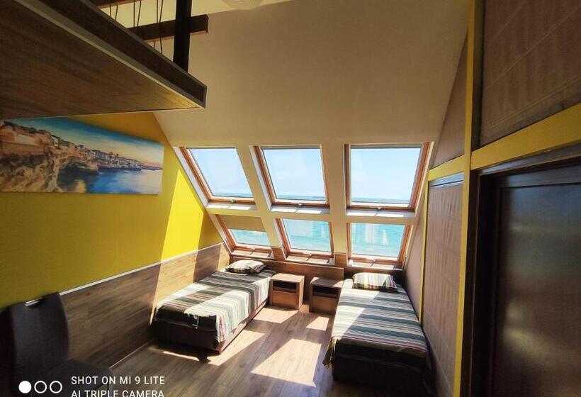 オーシャンビューファミリールーム, Hemingway Rooms In Happy Beach