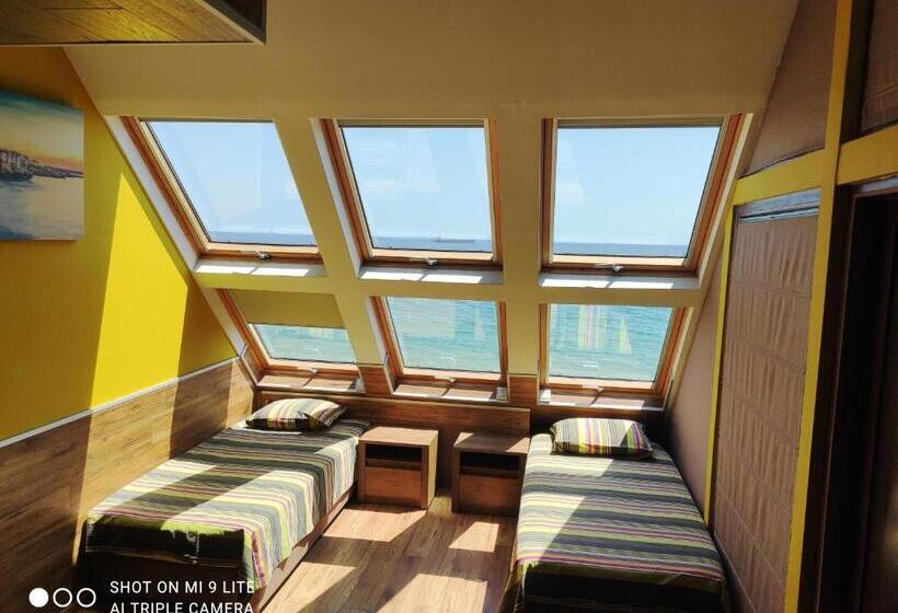 オーシャンビューファミリールーム, Hemingway Rooms In Happy Beach