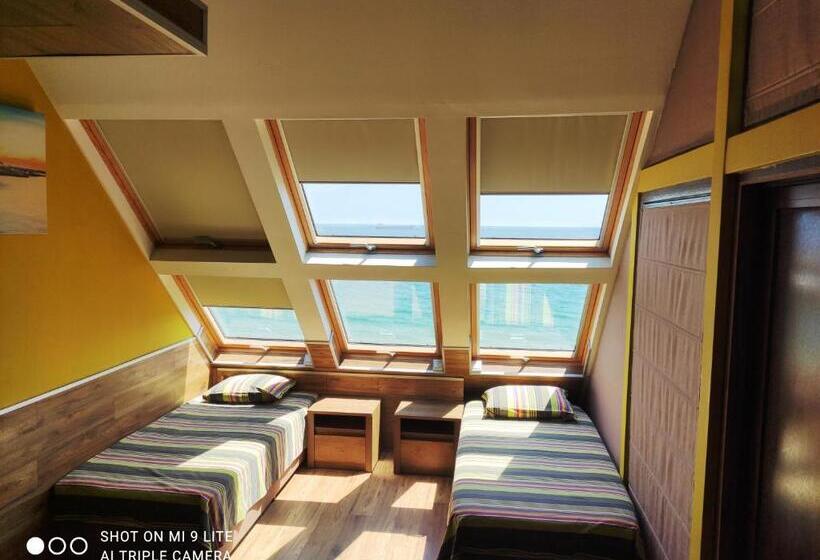 オーシャンビューファミリールーム, Hemingway Rooms In Happy Beach