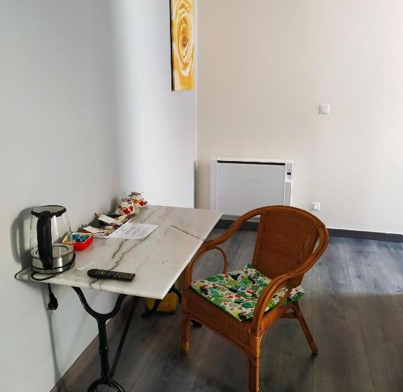 スタンダードルーム, Les Coquelicots