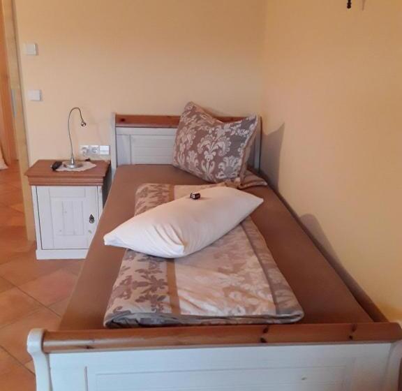 豪华单人间, Mediterraneo