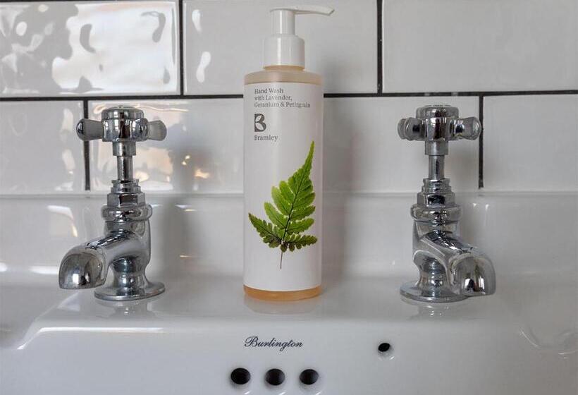 סוויטה משפחתית, Bistro Lotte