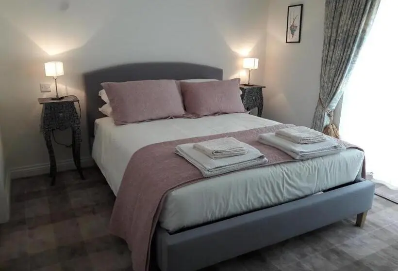 デラックスルーム, Clock House B&b