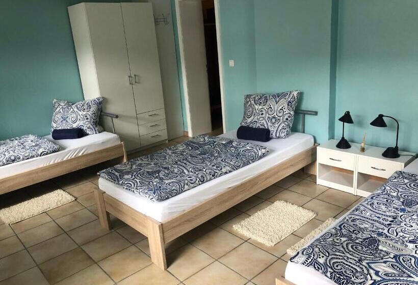 低层单卧公寓, Gästezimmer Siminciuc