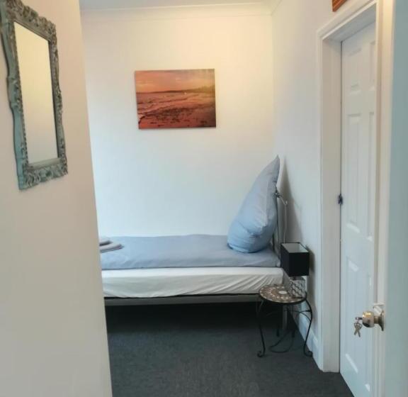 스탠다드 싱글 룸, Royal Guest House Ii