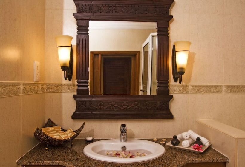 اتاق کلاب, Aanari Hotel & Spa