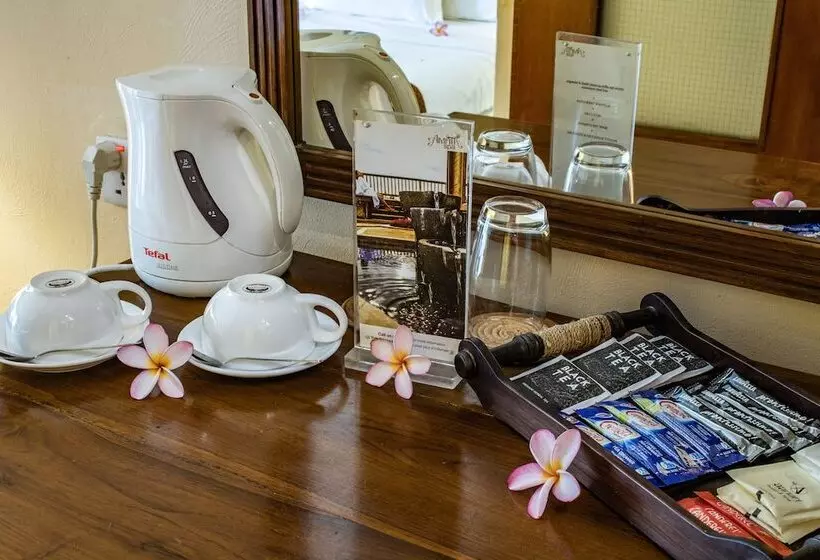 اتاق کلاب, Aanari Hotel & Spa