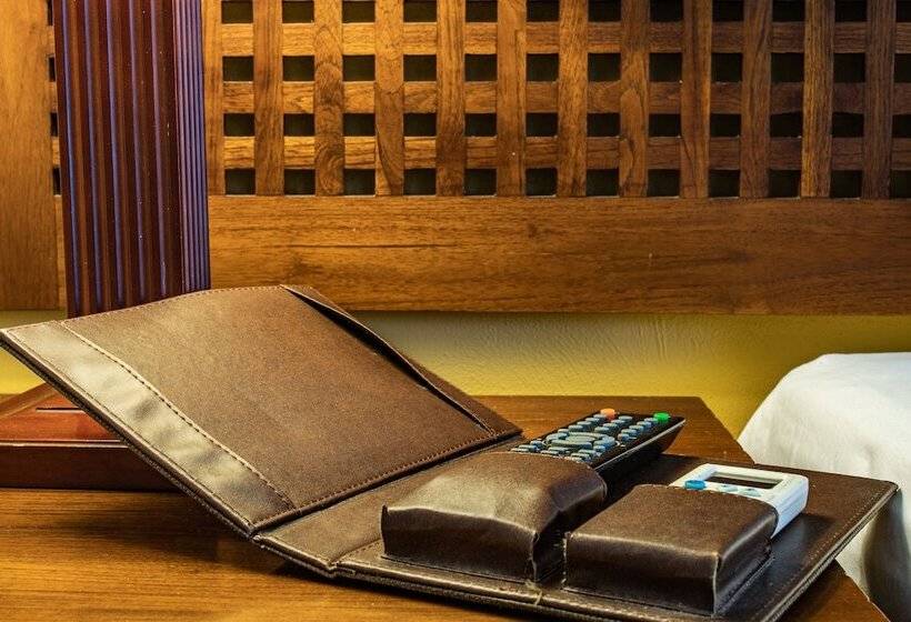 اتاق کلاب, Aanari Hotel & Spa