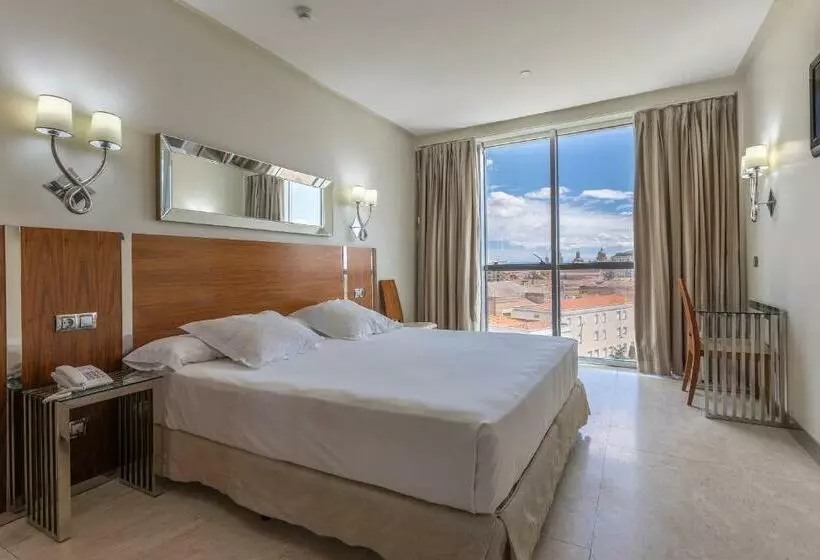 اتاق استاندارد با چشم‌انداز شهر, Gran Hotel Corona Sol