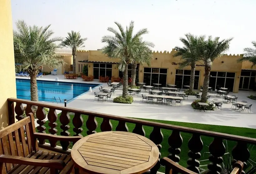 Classic room with balcony, Al Hamra Village