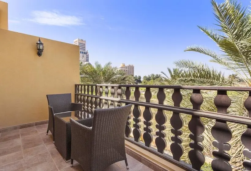 Classic room with balcony, Al Hamra Village