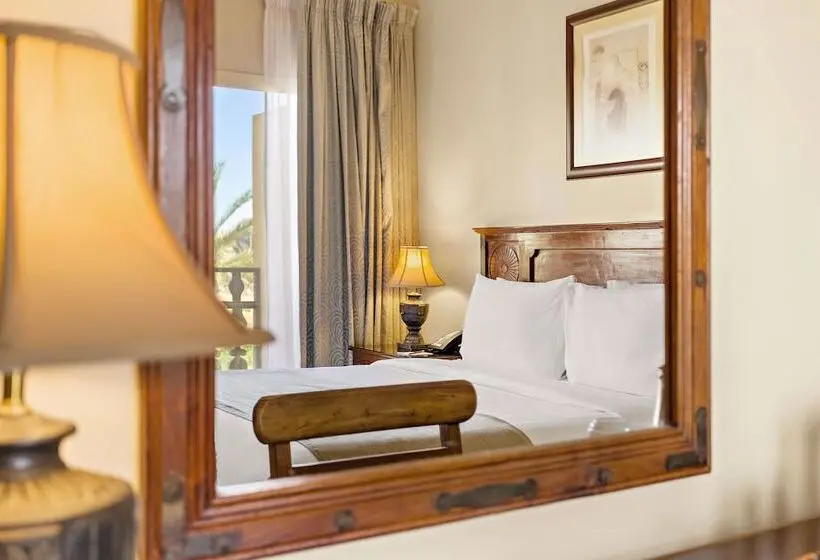 Classic room with balcony, Al Hamra Village