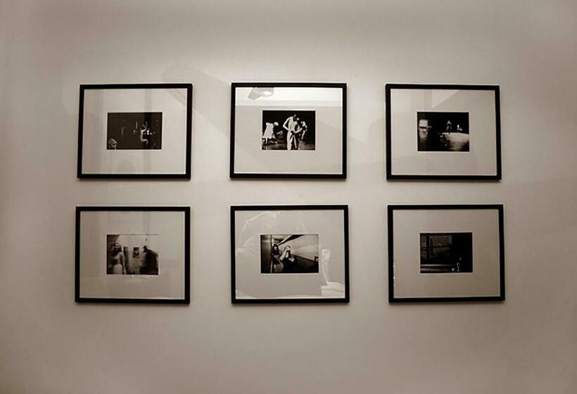 اتاق عادی, Browns Downtown