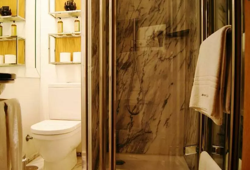 Quarto Basic, Browns Downtown