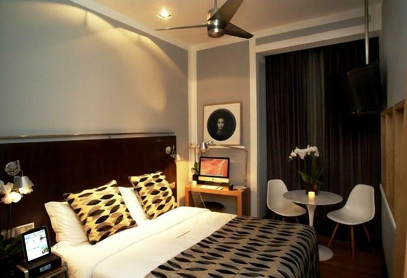 اتاق عادی, Browns Downtown