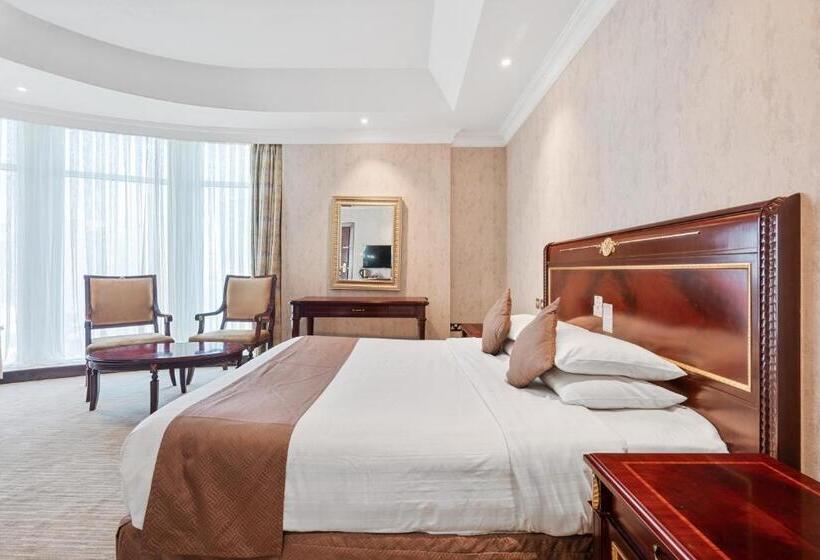 اتاق سوپریور, Chairmen