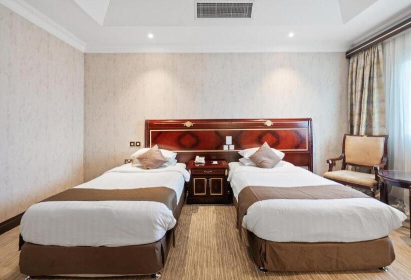 اتاق استاندارد, Chairmen