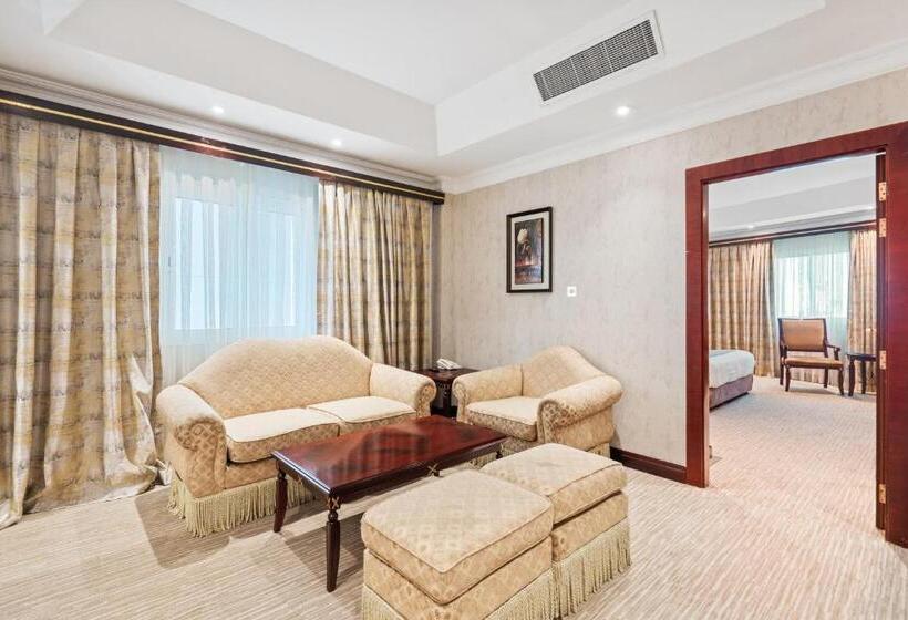 سوییت جونیور, Chairmen