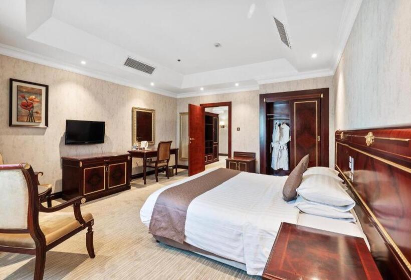 سوییت جونیور, Chairmen